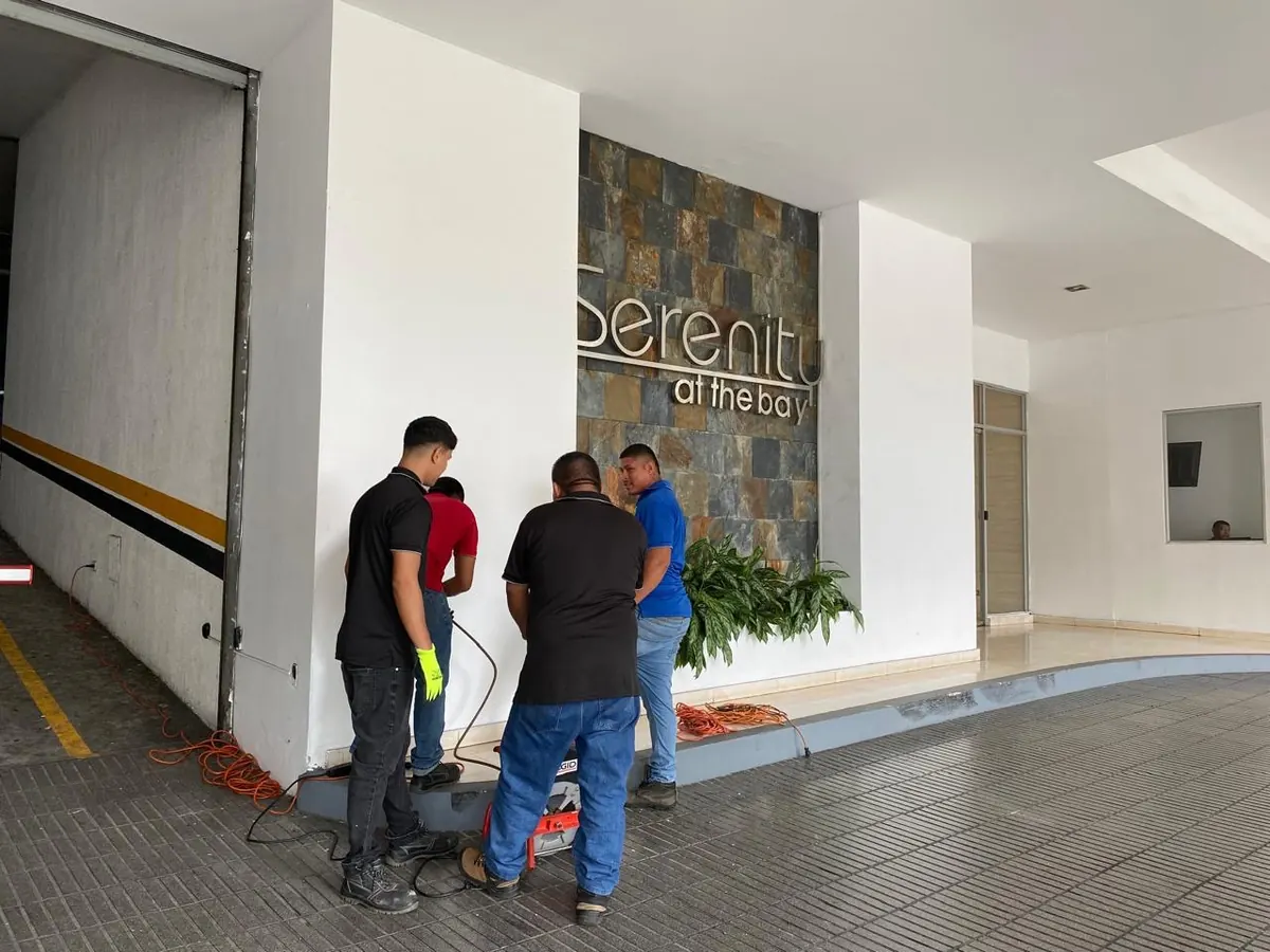 Instalación de gabinetes contra incendio en empresa panameña